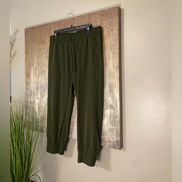 Embrace Life Athleisure Capri Pants - Picture 2 of 8